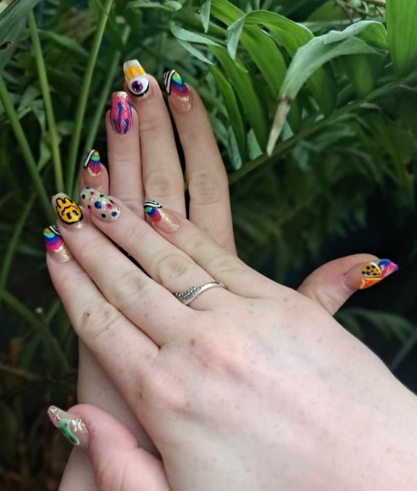 Picture by Lock-Slight showing 'Trippy Psychedelic Nails' number 2