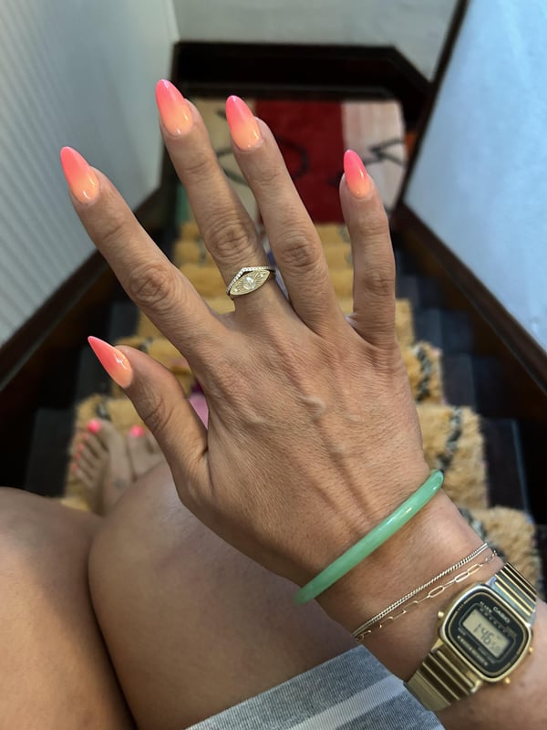 Picture by wwave_pool saying 'Sherbet Nails 🧡'