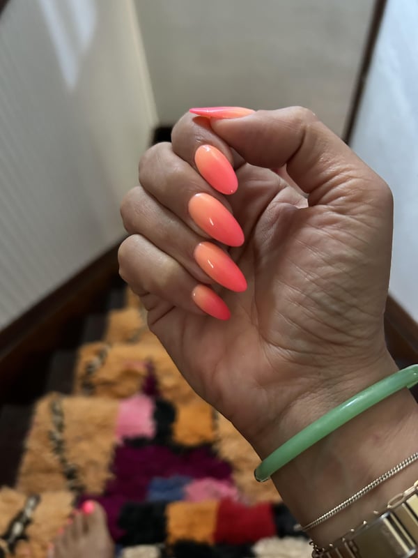 Picture by wwave_pool showing 'Sherbet Nails 🧡' number 2