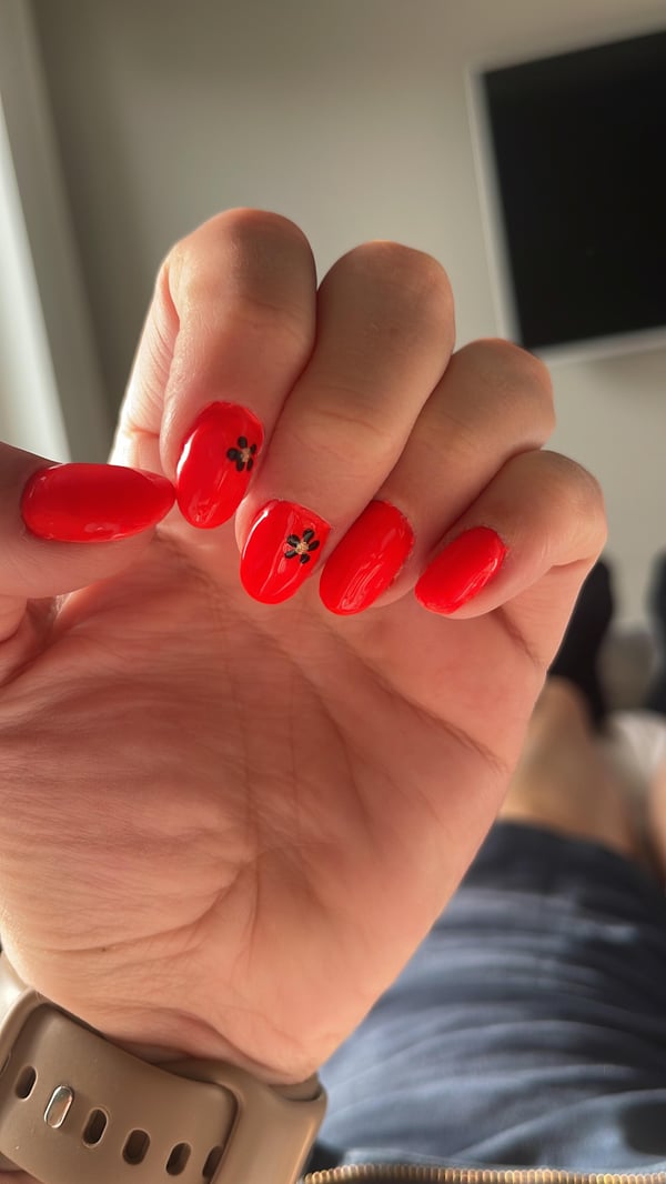 Picture by Djcjul saying 'Do You Like My New Nails. 🤭'