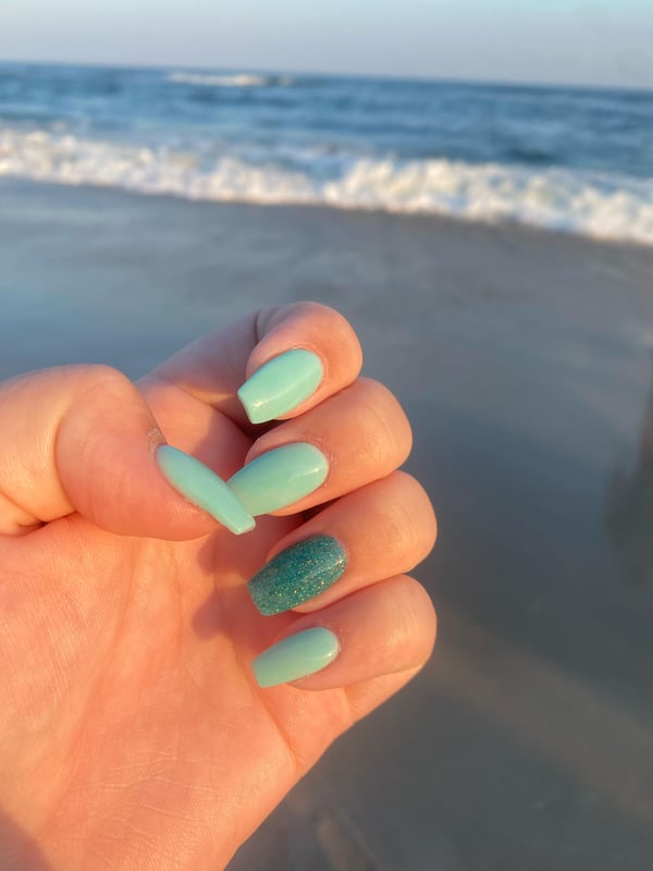 Picture by psych0teenagerat saying 'New Nails'