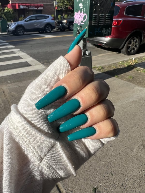 Picture by primarycolorlover saying 'Loving My Late Summer Nails 🥰'