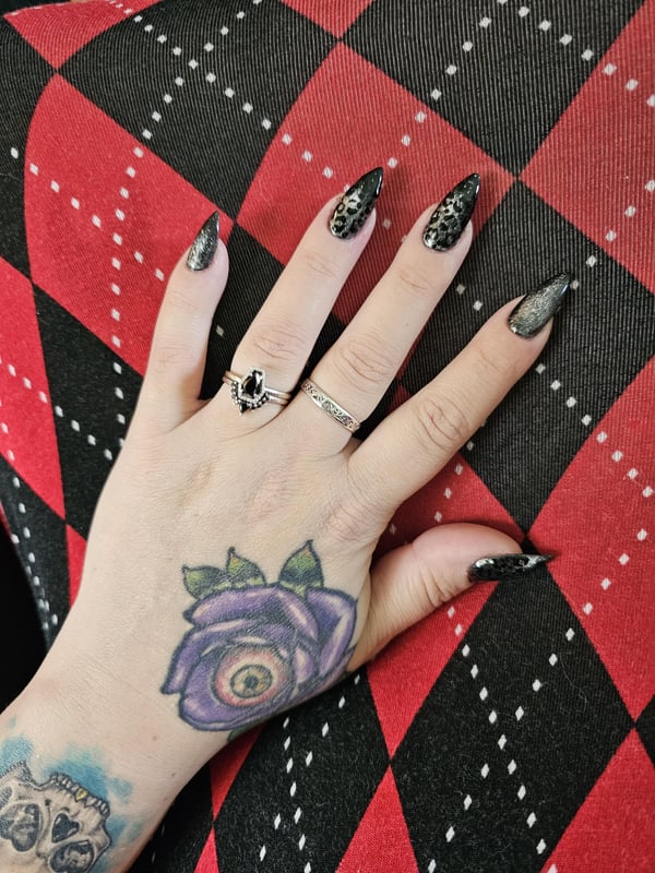 Picture by theDonnathedead saying 'I'm Usually A Lurker, But I Felt The Need To Show The New Set I Did.'