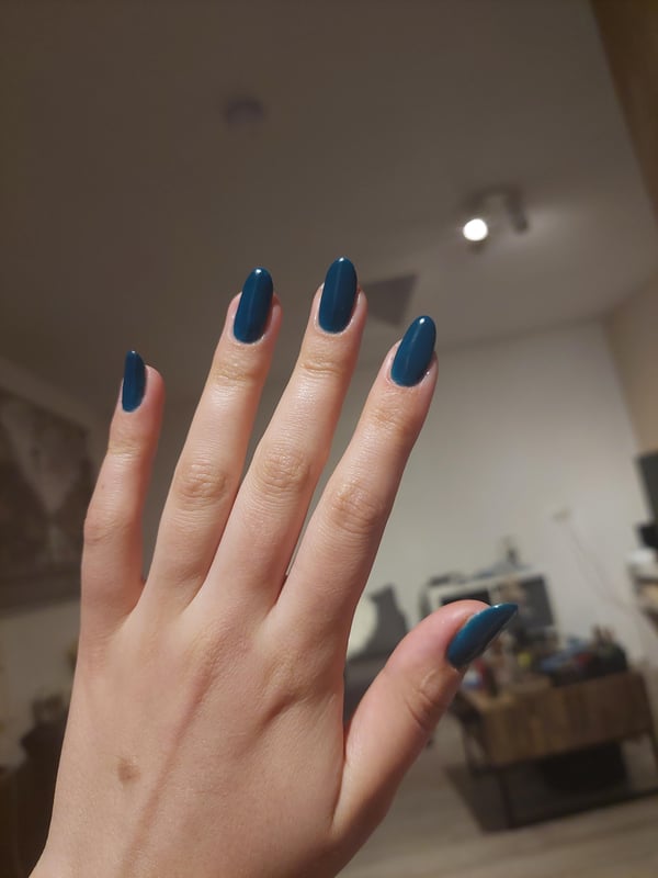 Picture by Altacc381 saying 'I Love My New Nails, But I Hate The Part Underneath! I Almost Get The Urge To Color Them As Well! Any Tips?'