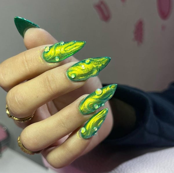 Picture by LCDLBrillosOnlyfans saying 'What Do You Think Of These Nails? Fun To Do!! 🤩'