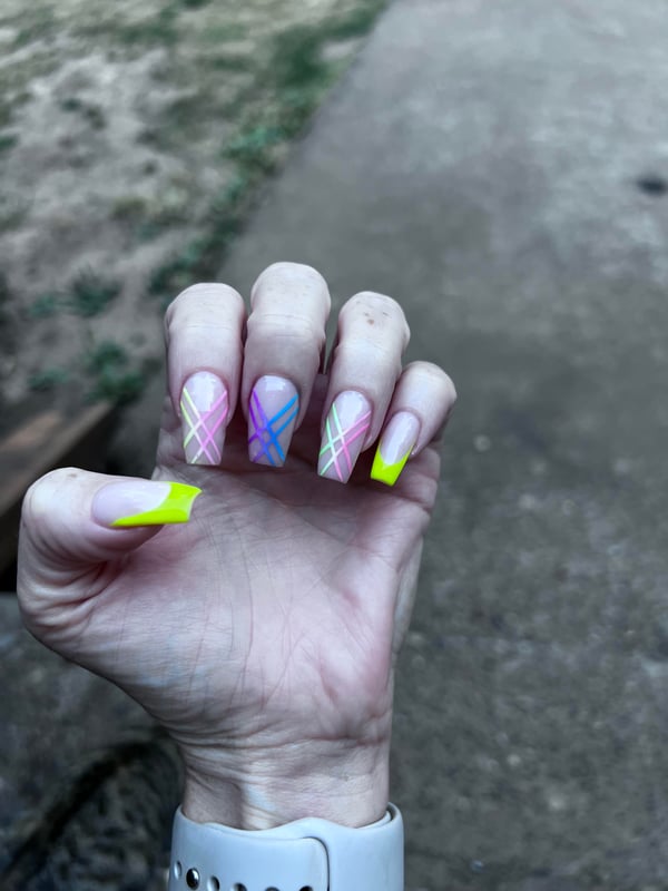 Picture by Dead-Red87 saying 'My Nail Tech Rocks!'