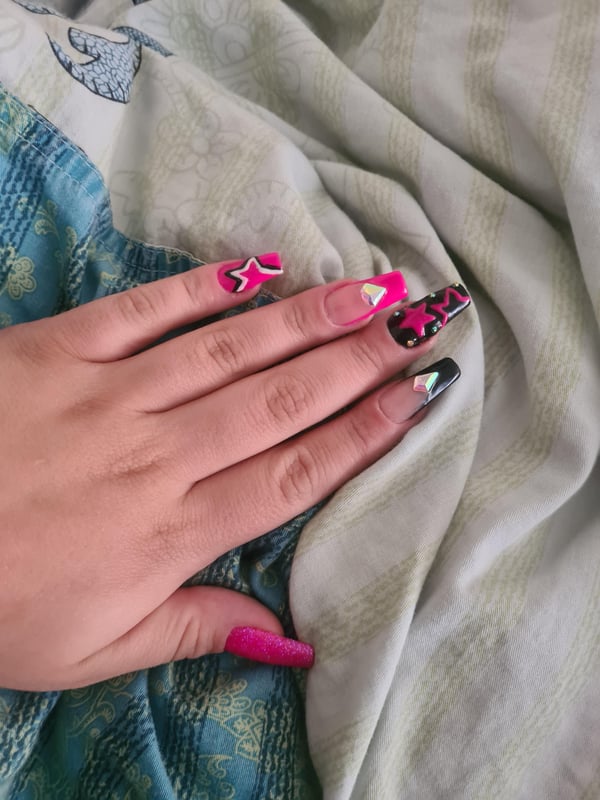 Picture by hisokasbigthiccslut saying 'Done My Own Summer Nails'