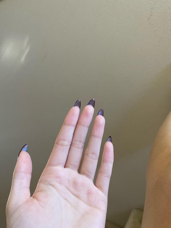 Picture by zozosreddit saying 'I Haven’t Had A Nail Break Or Crack In 3 Months W My Natural Nails!'