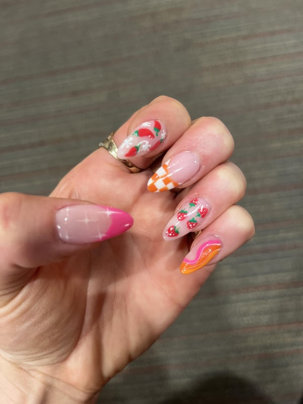 Picture by kellimk5 saying 'Summer Nails Are The Most Fun'