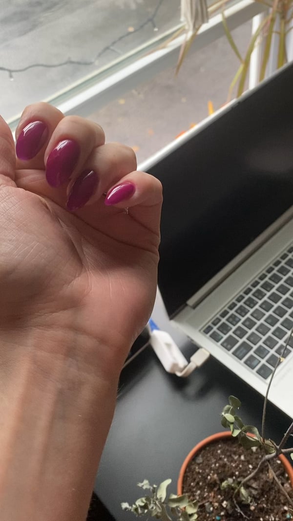 Picture by mariapronina saying 'DND Gel #507 In Neon Purple'