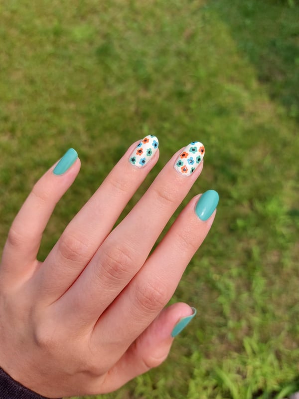 Picture by natasha_demarchi saying 'Summer Nail Art 💅☀️'