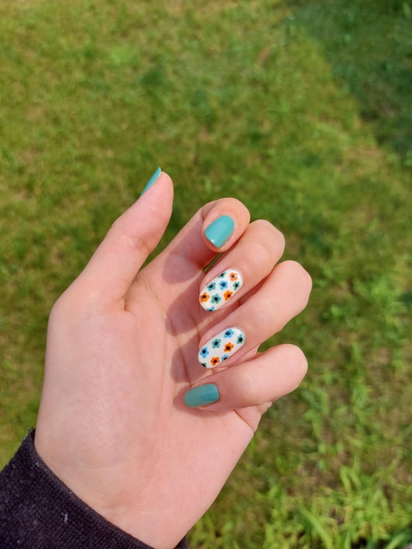 Picture by natasha_demarchi showing 'Summer Nail Art 💅☀️' number 1