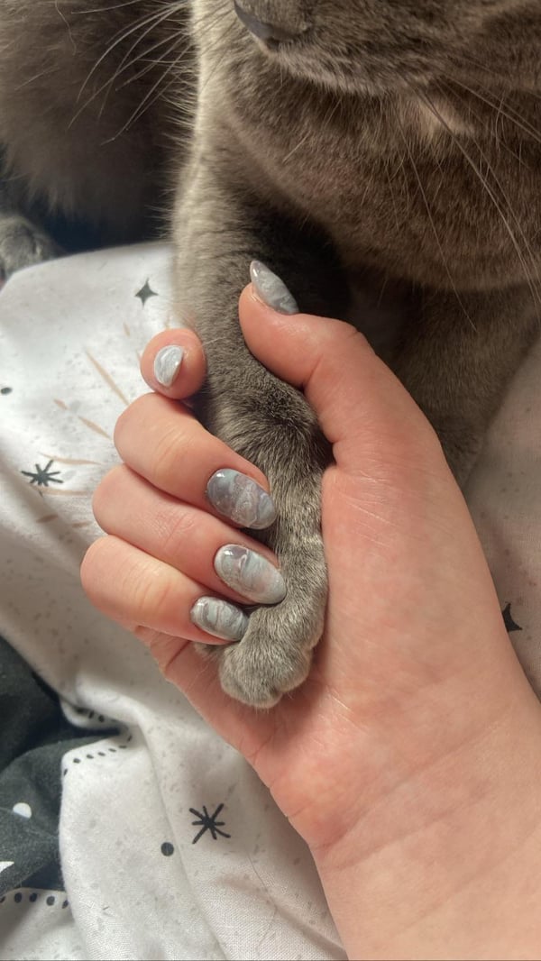 Picture by niamhxa saying 'I Cannot Get Over My New Nails!'