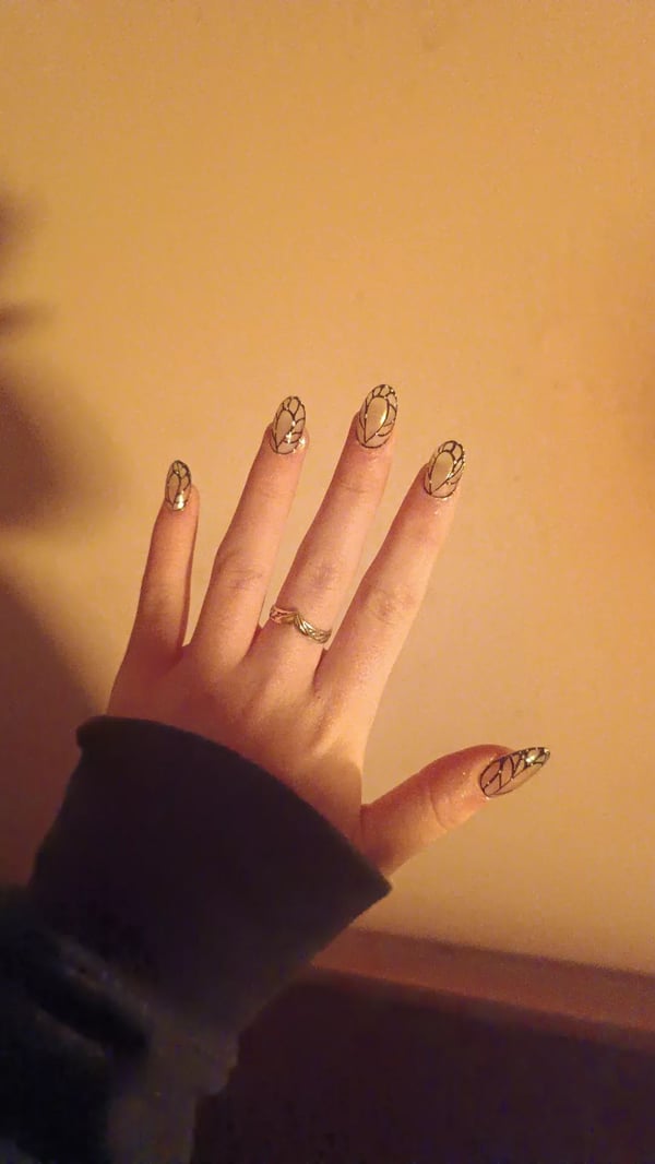 Picture by miliacita8 saying 'Fairy Wings Nails'