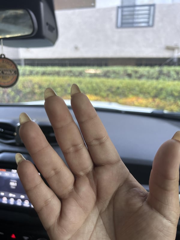 Picture by buttcracklint saying 'Proud Of My Nail Growth! My Pointer Finger Is Catching Up From A Break A Month Ago Too!'