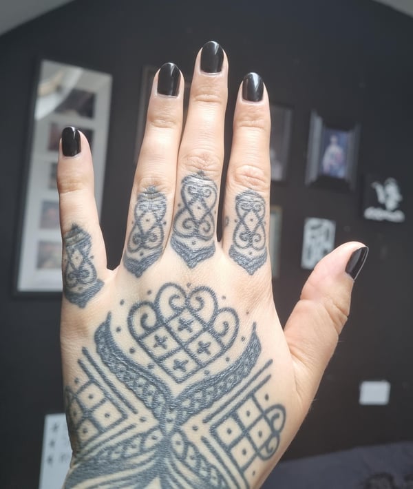 Picture by Bronx_demise saying 'The First Time In Forever Since I've Had My Nails Done 🥺 Feels Nice To Have Them Looking Good Again.'