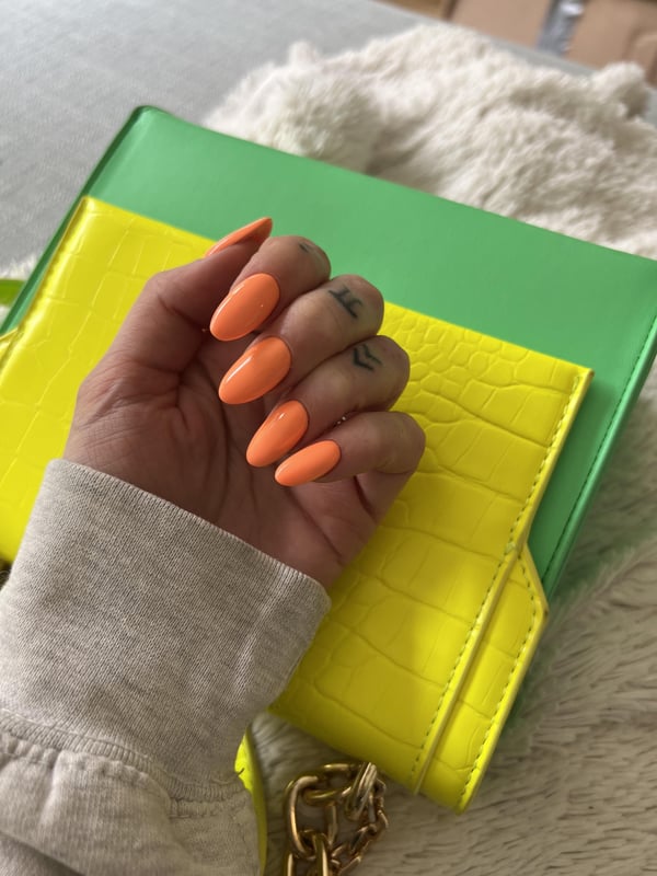 Picture by notgoodwithcomputa saying 'Neon For Summer 🍊'