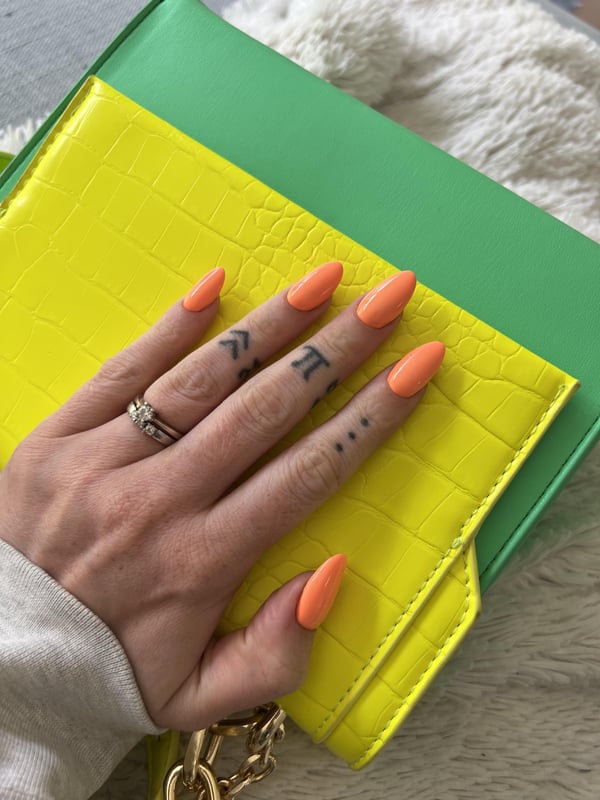 Picture by notgoodwithcomputa showing 'Neon For Summer 🍊' number 2