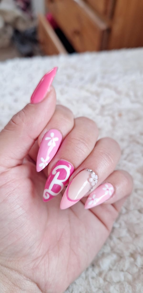 Picture by SenioritaP saying 'Barbie-inspired Design 🩷'