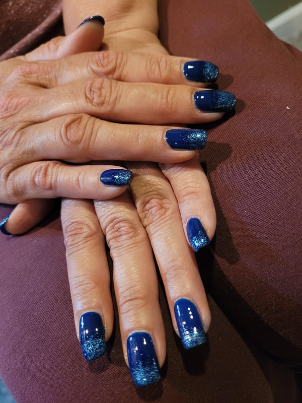 Picture by Amerysse saying 'My Mom Is Super Self Conscious Of The Eczema On Her Hands And Refuses To Let A Professional Do Her Nails. So I Do Them And It Helps Boost Her Confidence!'