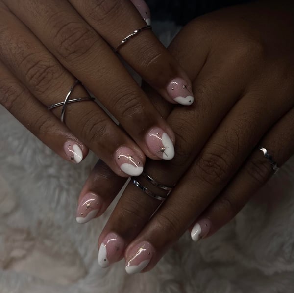 Picture by Nay__nails1 saying 'Nails Nails Nails 🤩'