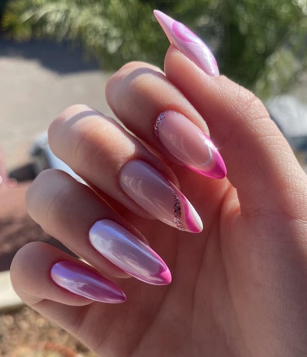 Picture by heartsthatmakeabean saying 'Barbie Nails 💕'