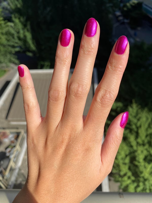 Picture by hwansang saying 'Barbie Nails!'