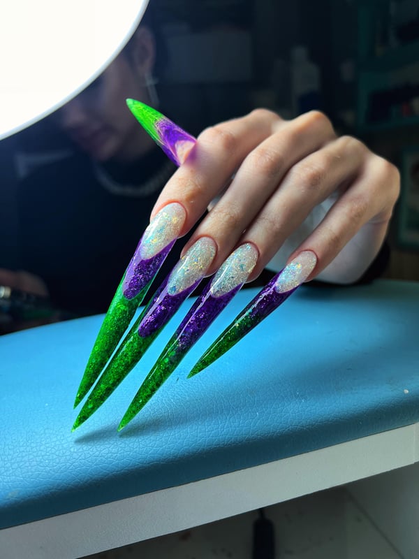 Picture by Fine-Ad2329 saying 'My Longest 10 Cm Nails 💚💜'