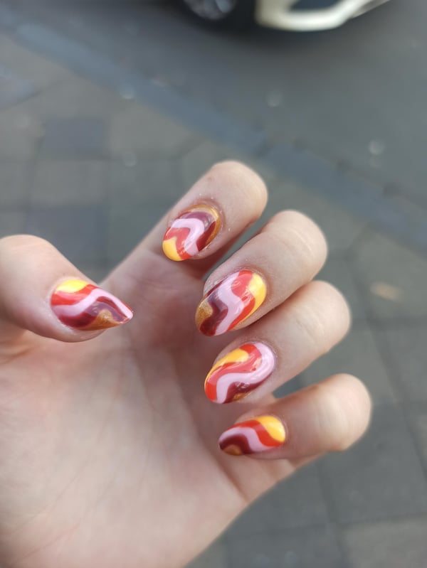 Picture by elonmarx161 saying 'I Got Invited To A 70s Party And Bc Money Isnt Real I Got My Nails Done :'