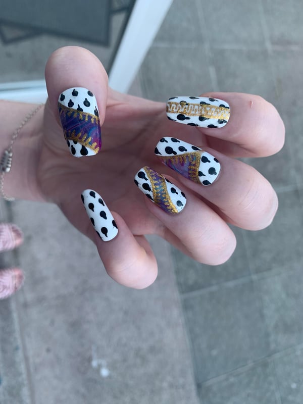 Picture by Hillyleopard saying 'Jojo Nails I Did'