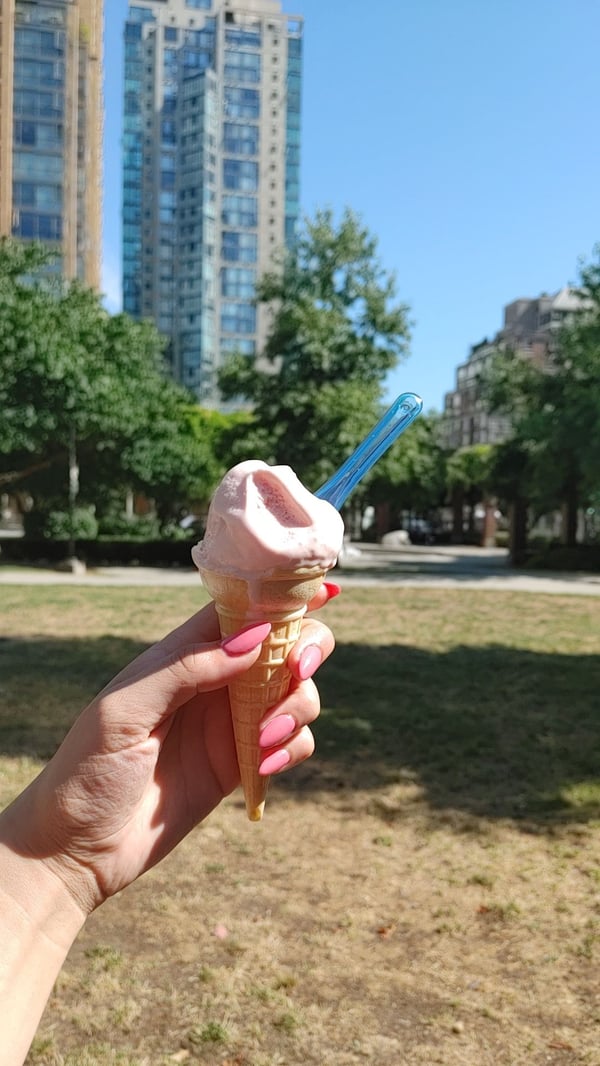 Picture by hloxs saying 'Bubblegum Gelato To Go With My Bubblegum Pink Nails🍬🍧💗'