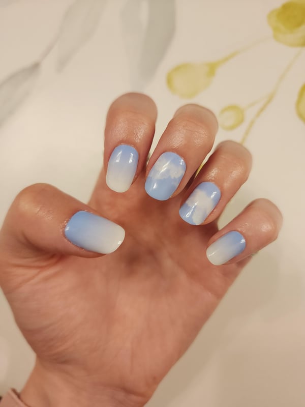 Picture by AngelinaBum showing 'Cloud Gradient Nail Wraps With A Gel Top Coat ☁️' number 3