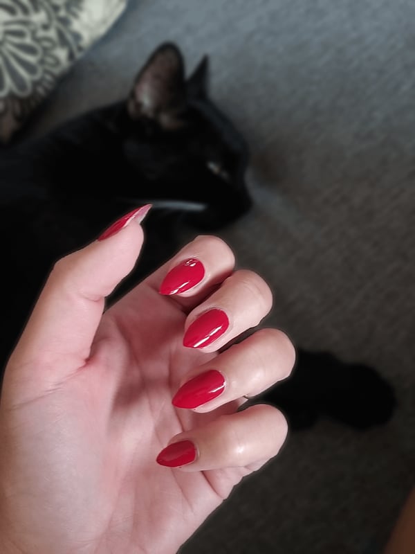 Picture by MaroonWitch saying 'Natural Nails, Just Red Nail Polish ♡''