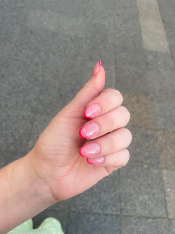 Picture by flattyredenial saying 'Subtle French Tips ❤️💗'