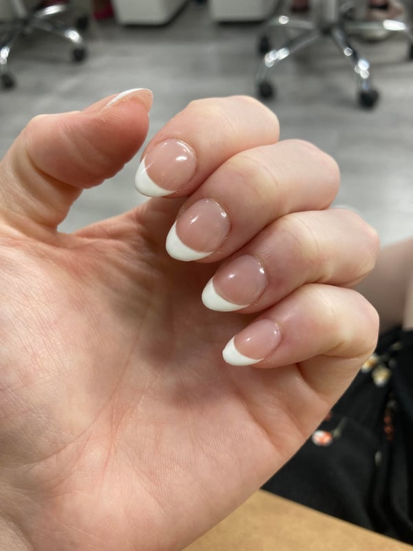 Picture by sydneydisease saying 'I Hate The Shape Of My Nails, Can I Fix Them?'