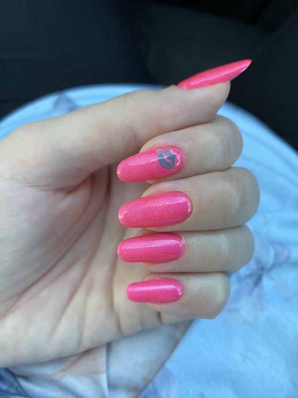 Picture by World_thru_art showing 'Hi Barbie!💖 Gel Polish On My Natural Nails' number 3