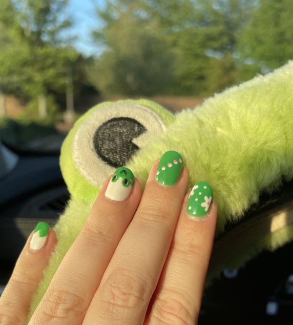 Picture by farmout2 showing 'Froggy Nails With Froggy Steering Wheel 🐸' number 2