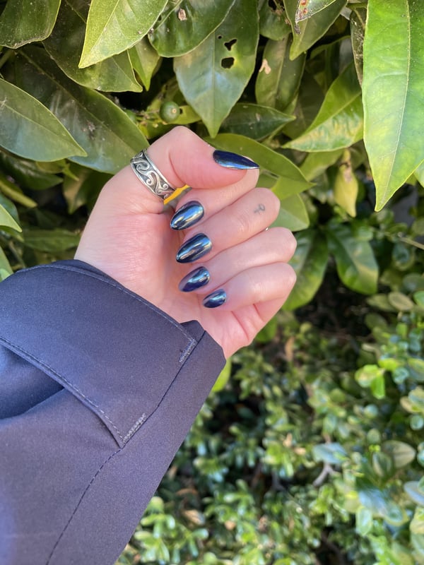 Picture by apx35 saying 'I Got Chrome Nails For The First Time And I Love Them'