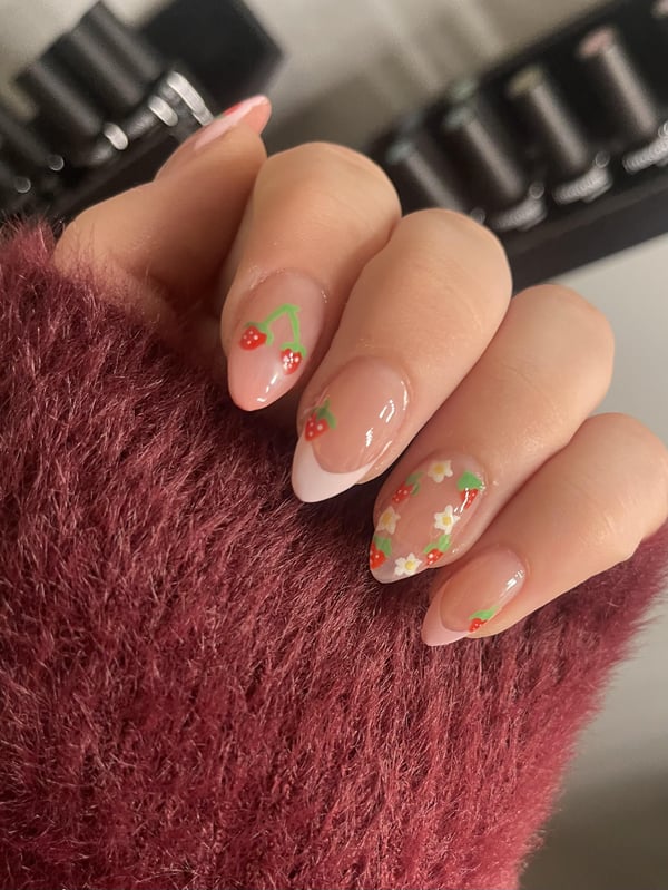 Picture by DizzleDiddles saying '🍓🍓Some Strawberry Nails 🍓🍓'