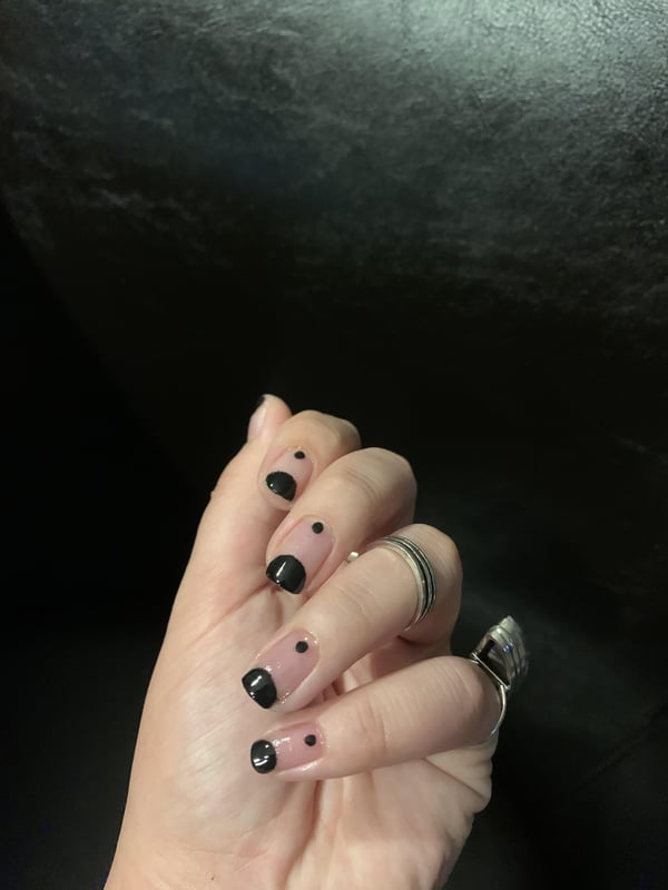 Picture by Competitive_Dream233 saying 'What Nail Shape Would Flatter My Hands? These Are My Natural Nails, But Going To Get Acrylics Or Tips Soon.'