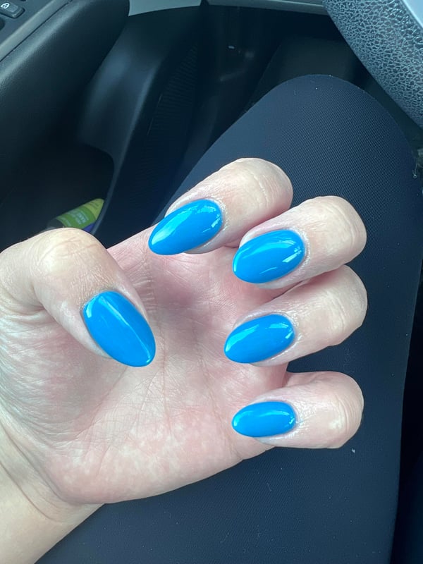 Picture by squishymamacita saying 'My New Dip Nails. For Those Who Do Dip… Does Your Manicurist Cure A Gel Topcoat Or A Regular Topcoat That Dries In A Few Min?'