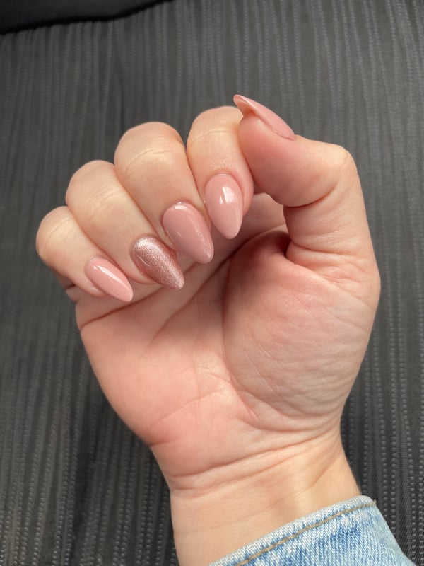 Picture by Aussieenby97 saying 'Fresh New Nails For A New Job'