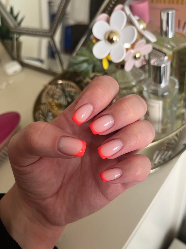 Picture by Pinklady06 saying 'Ibiza Nails!'