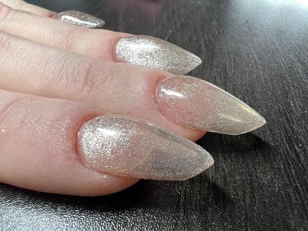 Picture by Raetoast saying 'Sculpted Velvet Nails'