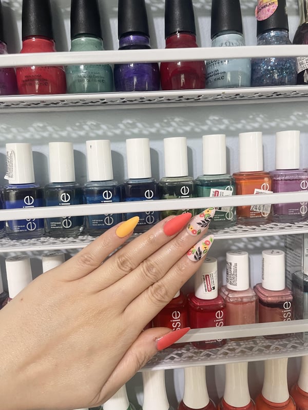 Picture by aigildalyn showing 'Really Loving Press On Nails Right Now But Hate Doing Anything Like Washing My Hair Or Lifting Up Anything Heavy like A Luggage Up The Bin On The Airplane Lol With Them On' number 3