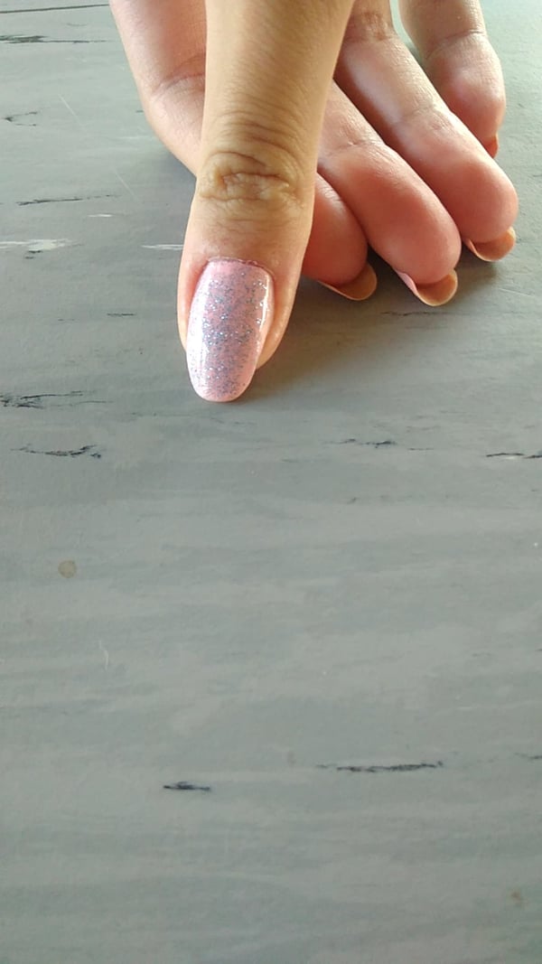 Picture by ch0c0late_ saying 'Found A Video Of My Nails From 4 Years Ago. Was Anyone Else Able To Do This?'