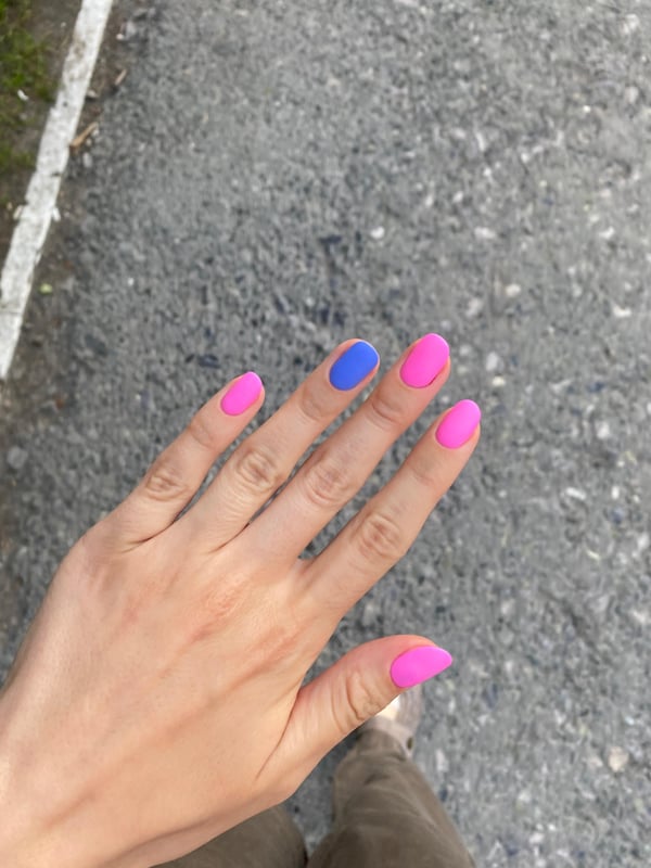 Picture by LostIntentionz saying 'Barbie Core Manicure 💅'