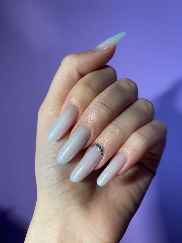 Picture by TheyCallMeGabi saying 'The Perfect Pearl Nails 🐚'