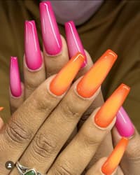 Mix-match Aura Nails: