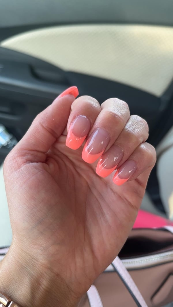 Picture by Steviexox38 saying 'Peach Nails For Summer 😊🩷'